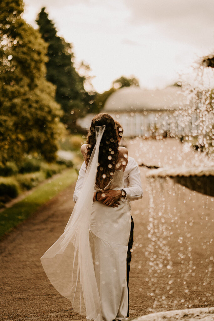 Couple Portraots at Sheffield Botanical Gardens | Mirl & Co